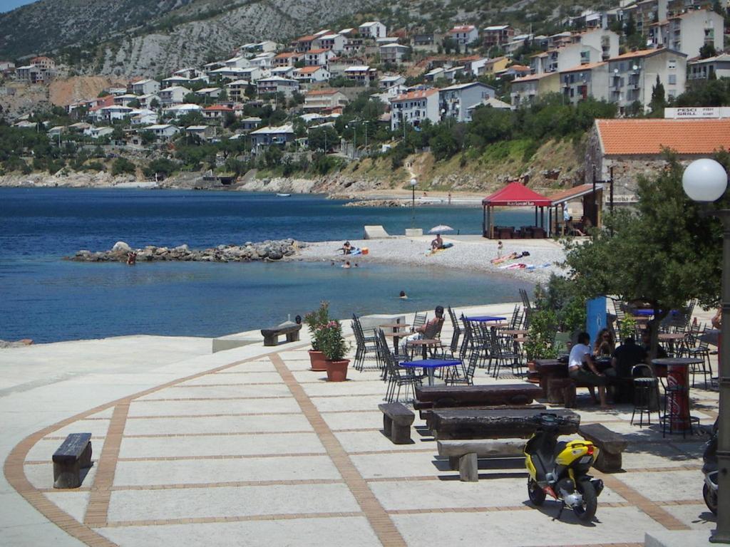 Appartement Mikola à Senj  Extérieur photo